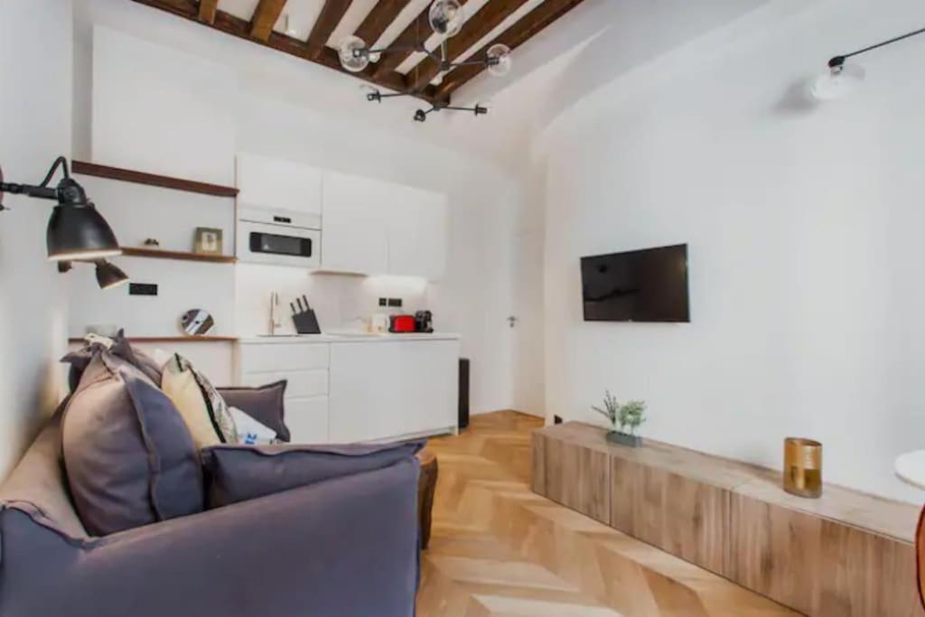 Tronchet Apartment *